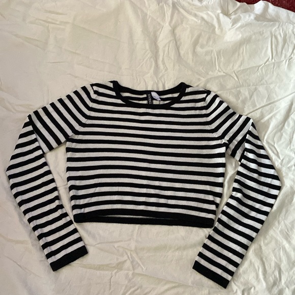 Divided by H&M black and white striped crop sweater - Picture 1 of 1